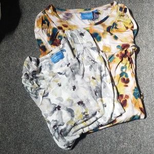 2 Vera Wang tops